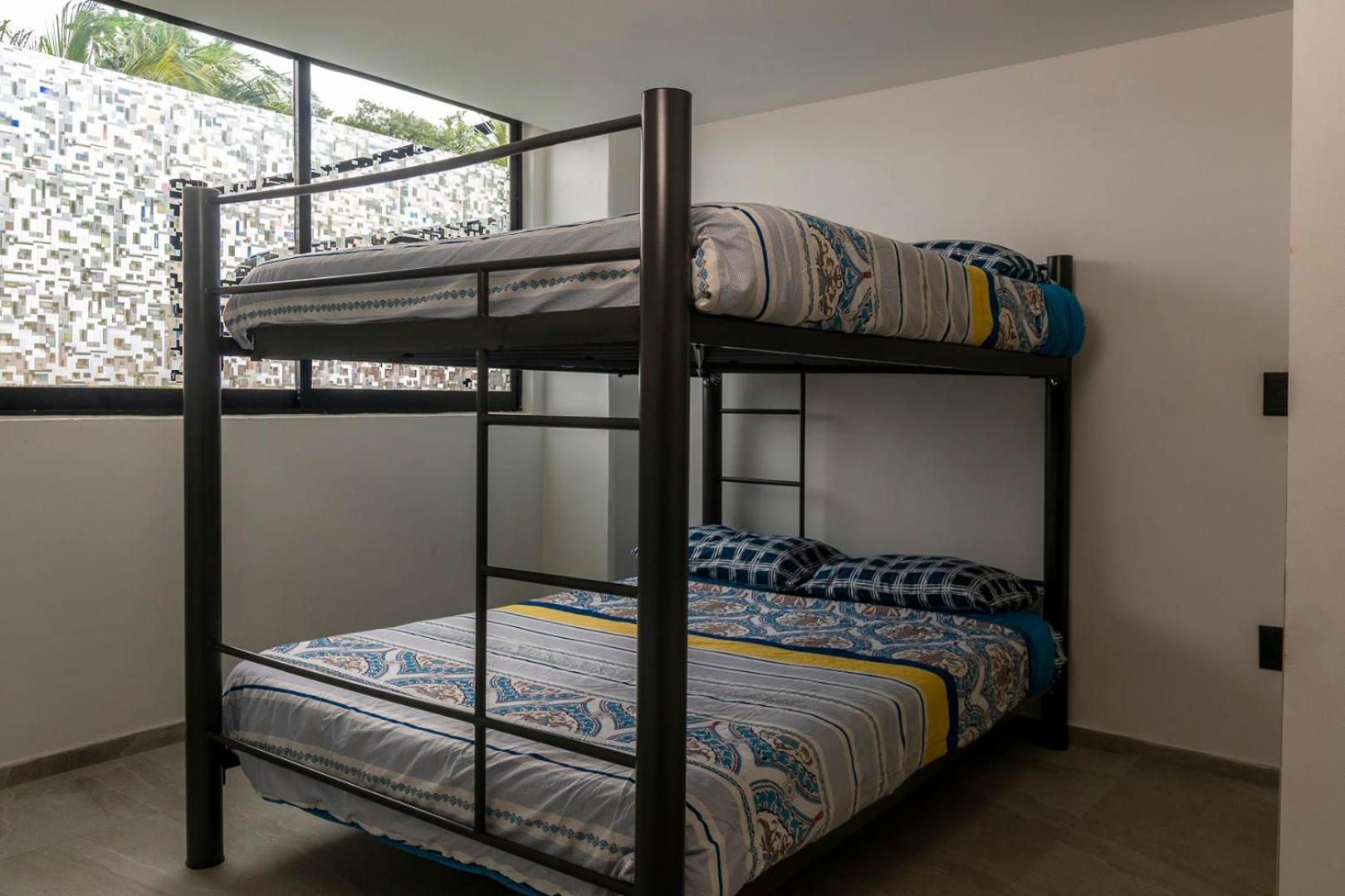 Retreat With Bay Views & Amenities Apartment *