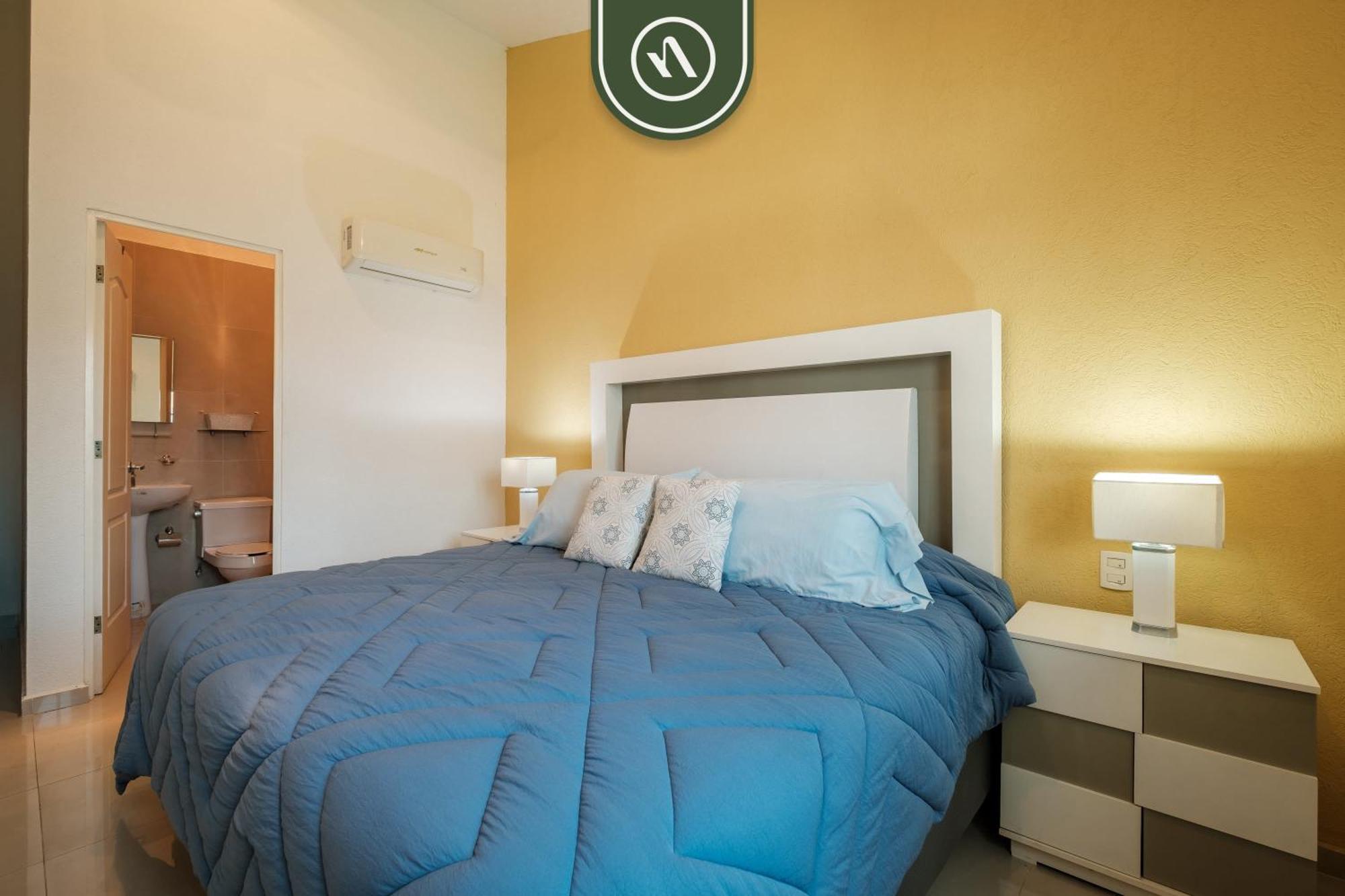 2br House - Private Patio - *
