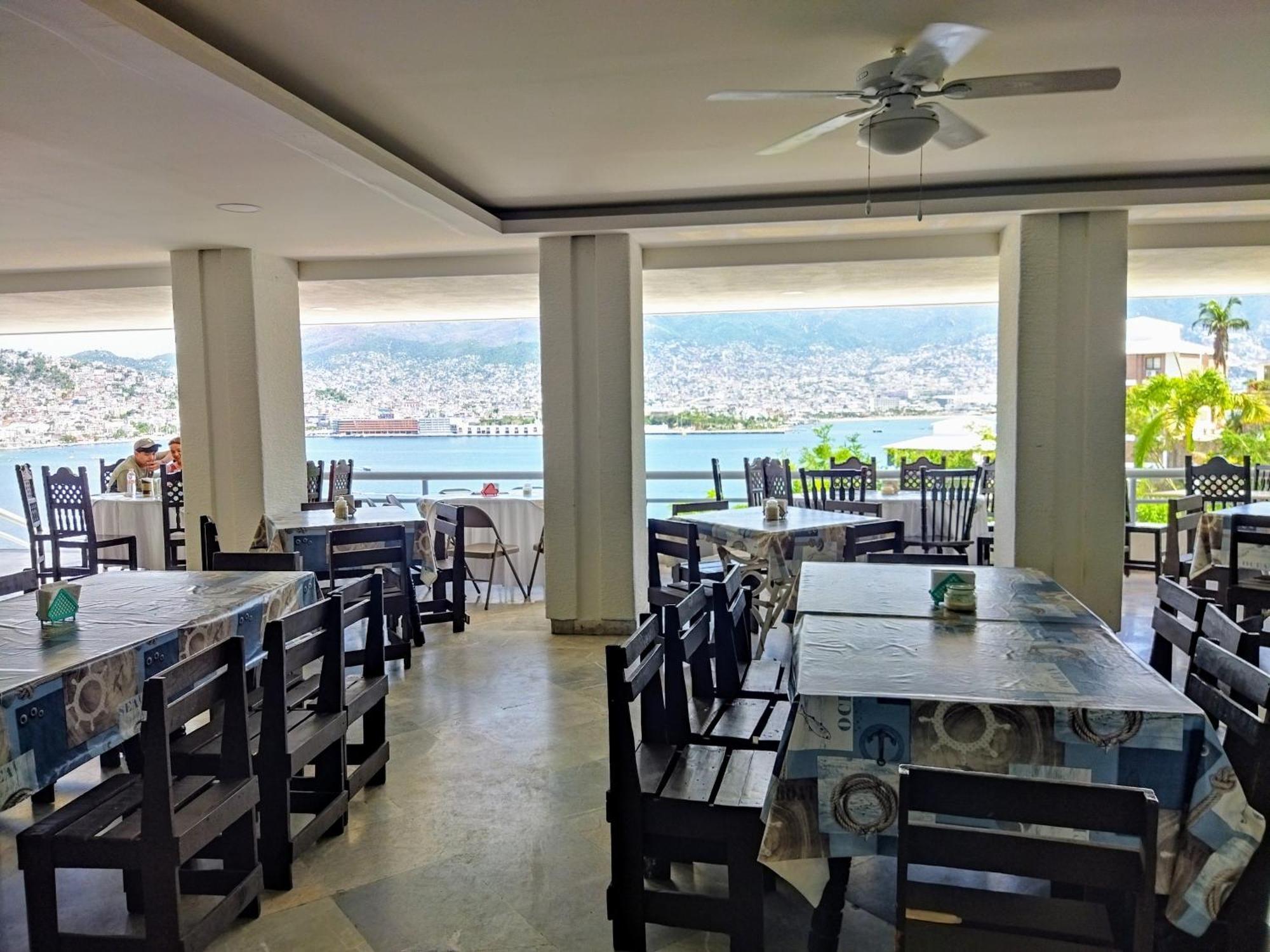 Aristos Hotel