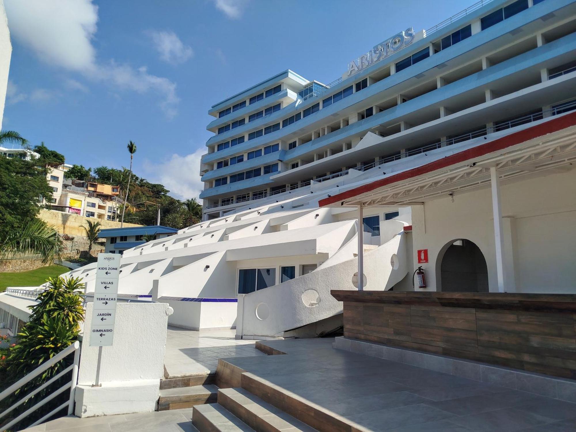 Aristos Hotel 4*