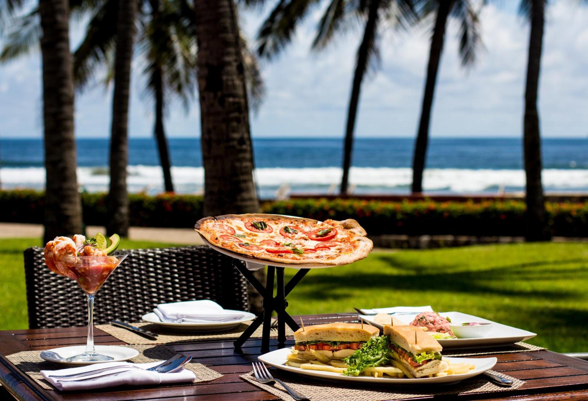 Pierre Mundo Imperial Riviera Diamante Acapulco