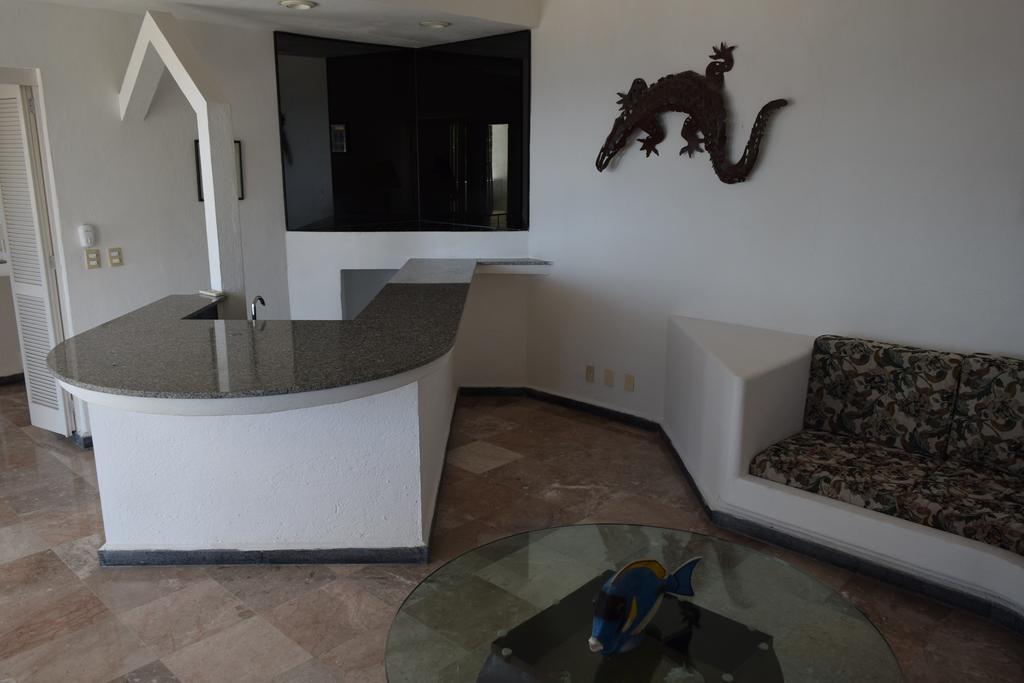 Veronica Villa Acapulco