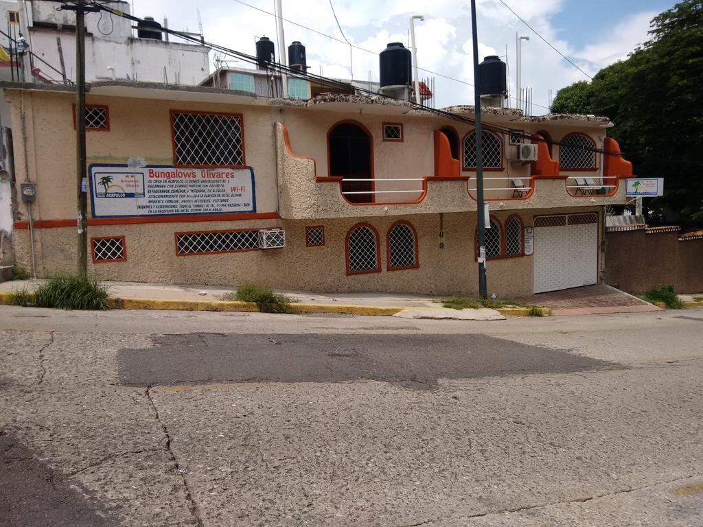 Pensión Y Olivares 2*