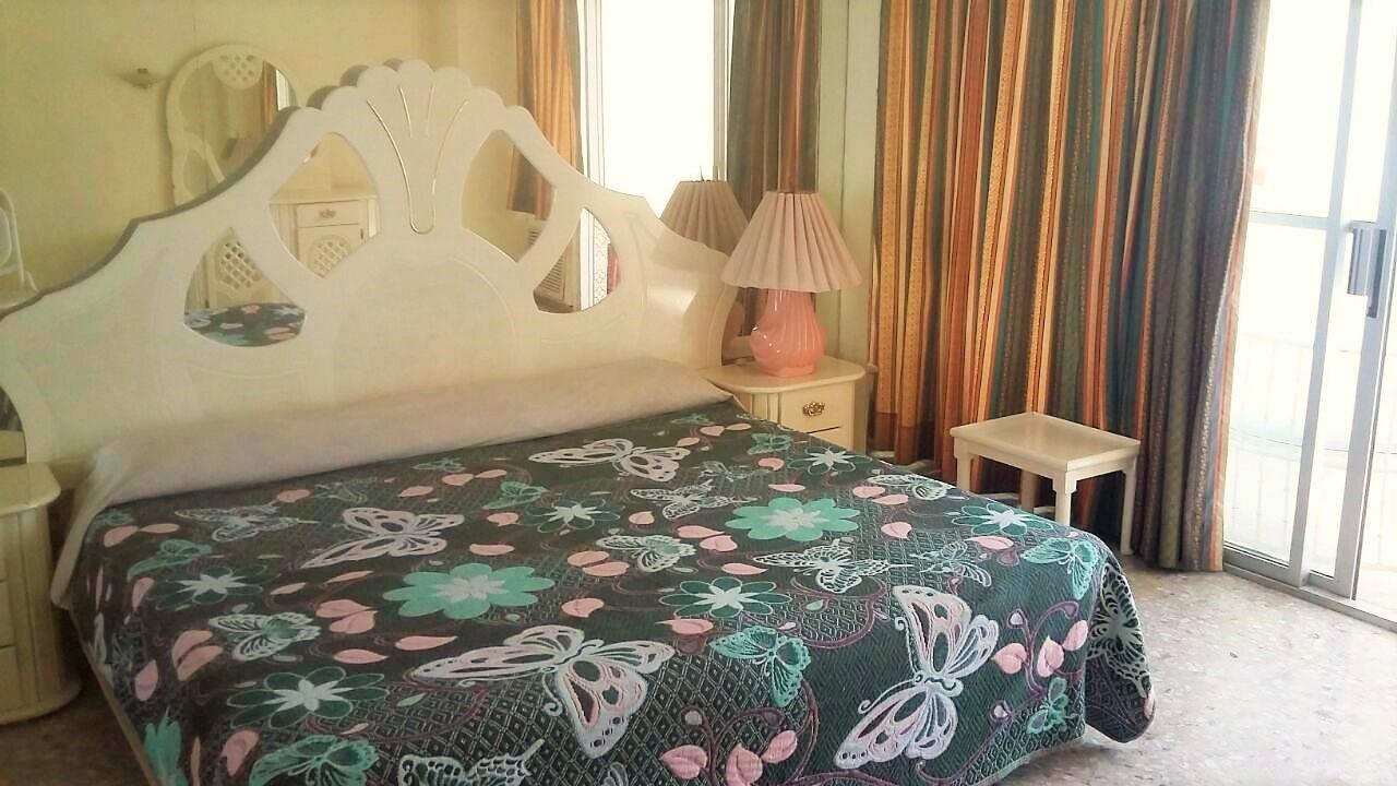 Apartahotel Penthouse En Torres Gemelas
