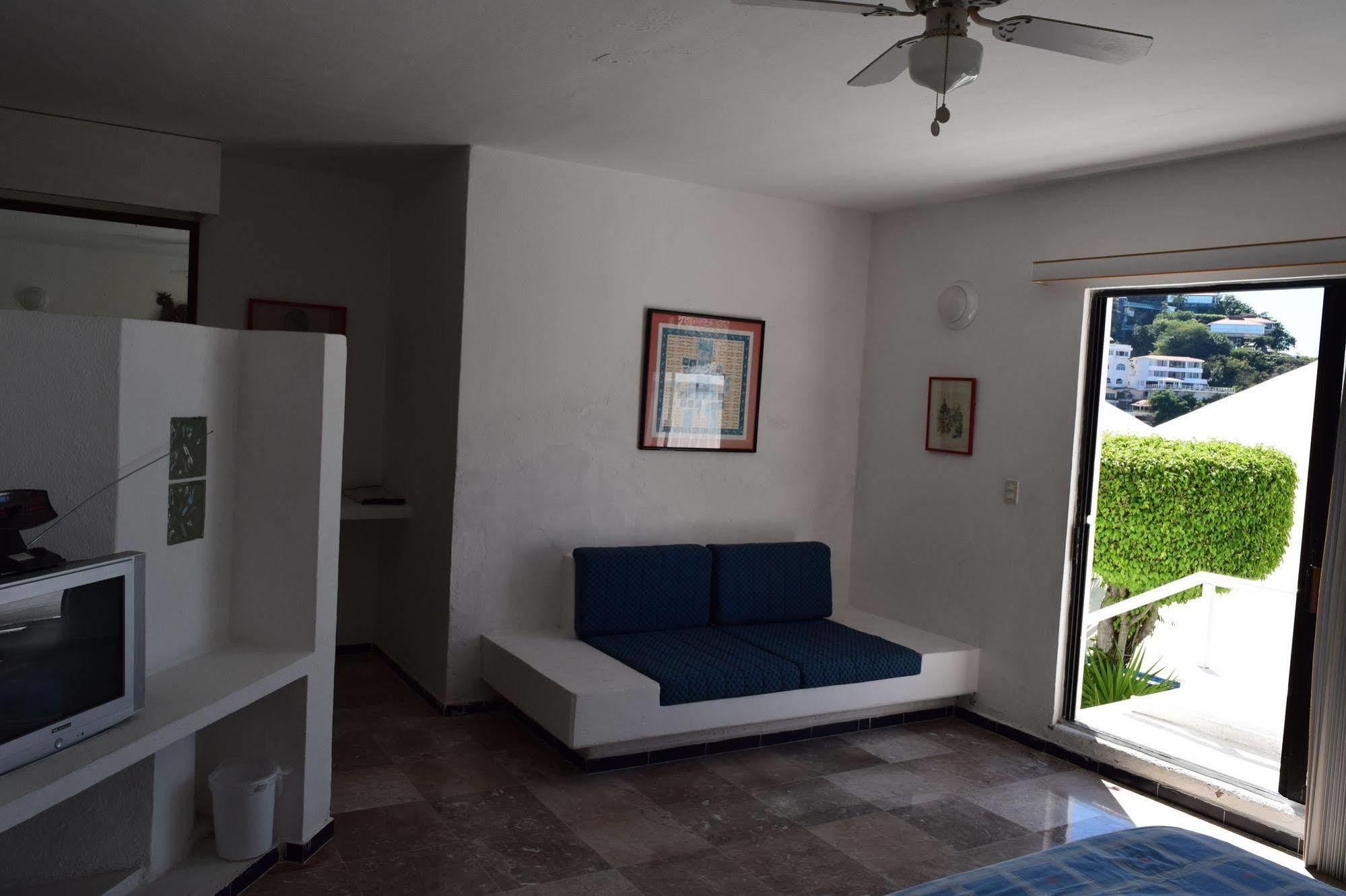 Veronica Villa Acapulco