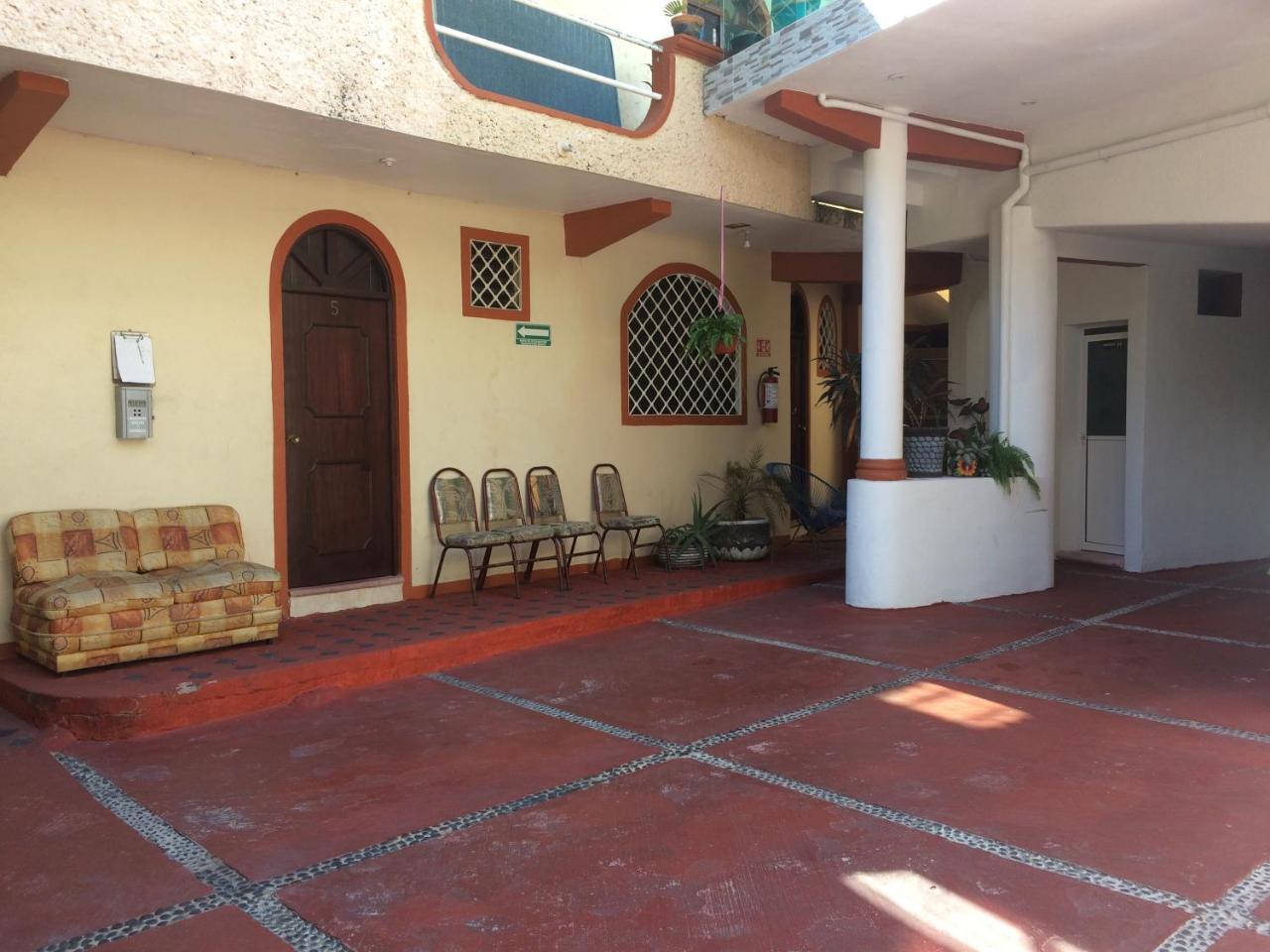 Pensión Y Olivares Acapulco