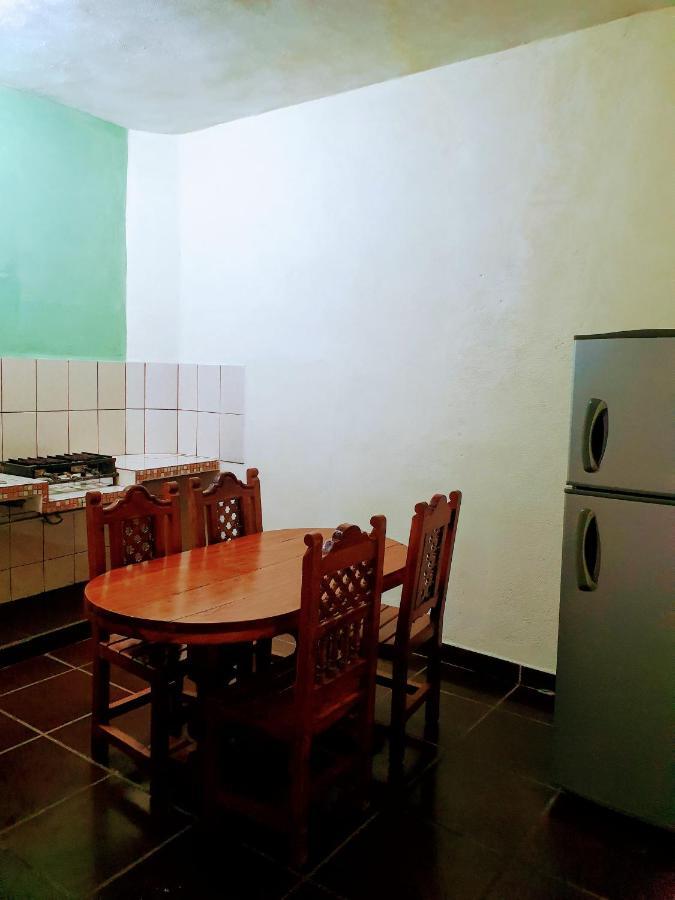 Dalias Suites Hotel *