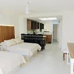 Hostal y suites mediterrane