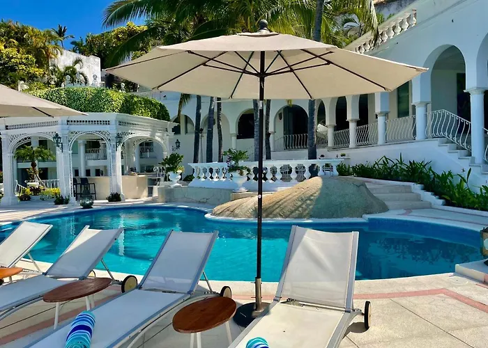 Villa Jade Luxury Full Service Staff Villa