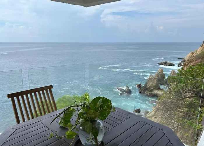 Acapulco, Gro Junto Al Mar
