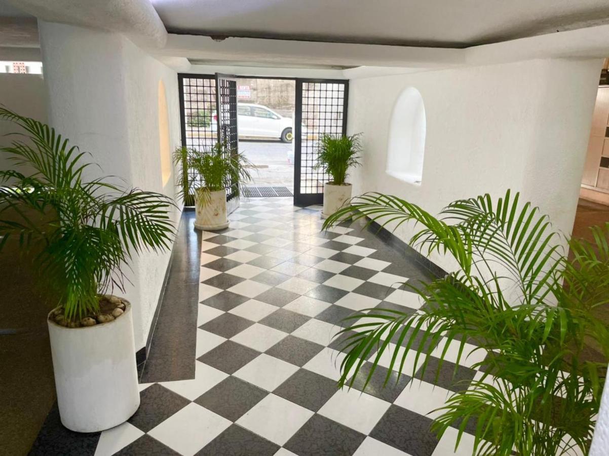 Apartahotel Y Mediterrane *