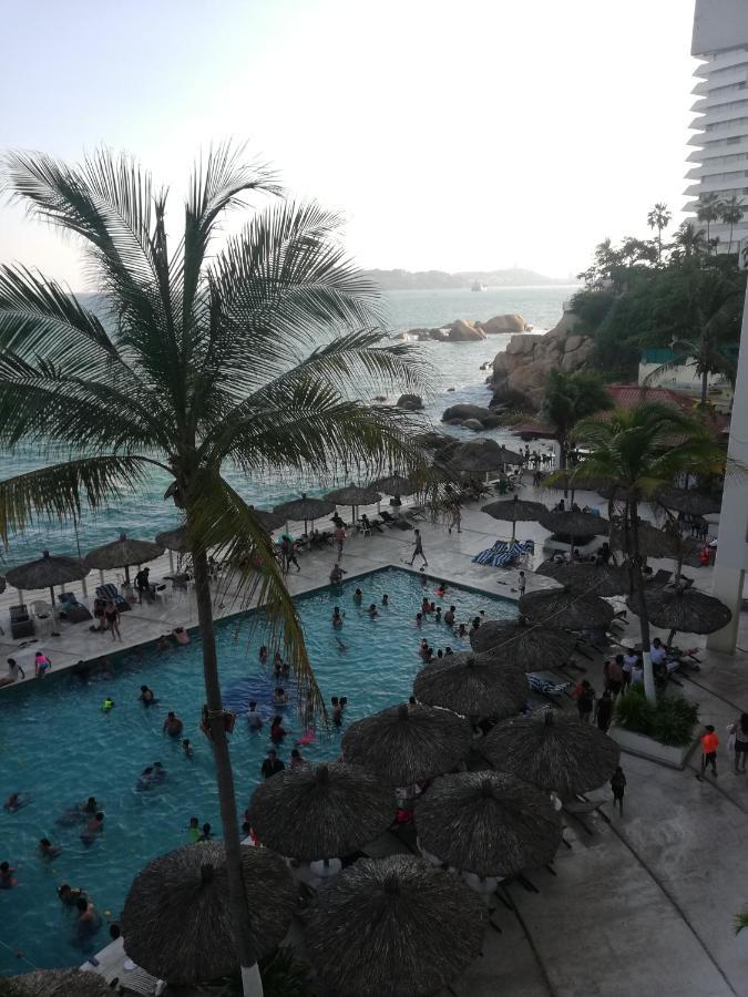 Hermosa Torres Gemelas * Acapulco