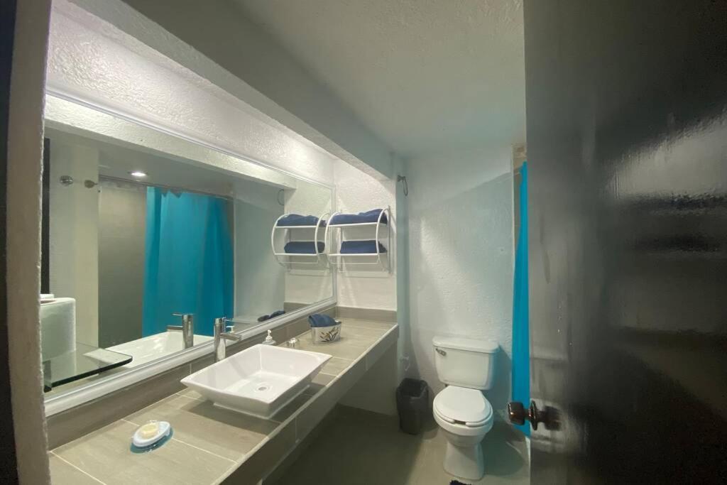 Departamento En Costera A Media Cuadra De La Playa * Acapulco