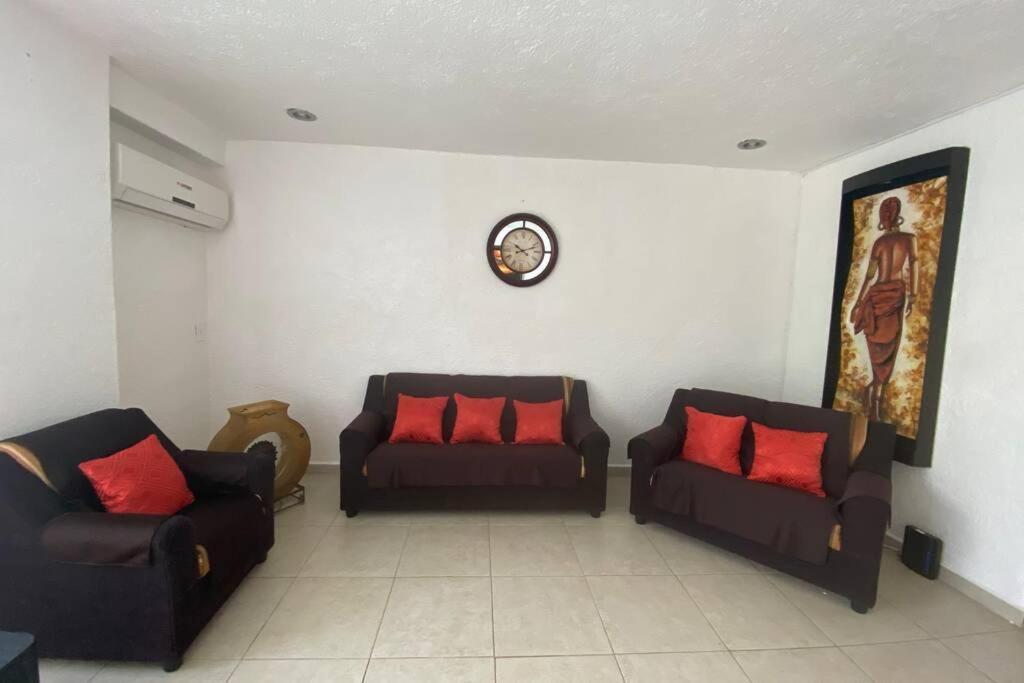 Departamento En Costera A Media Cuadra De La Playa * Acapulco