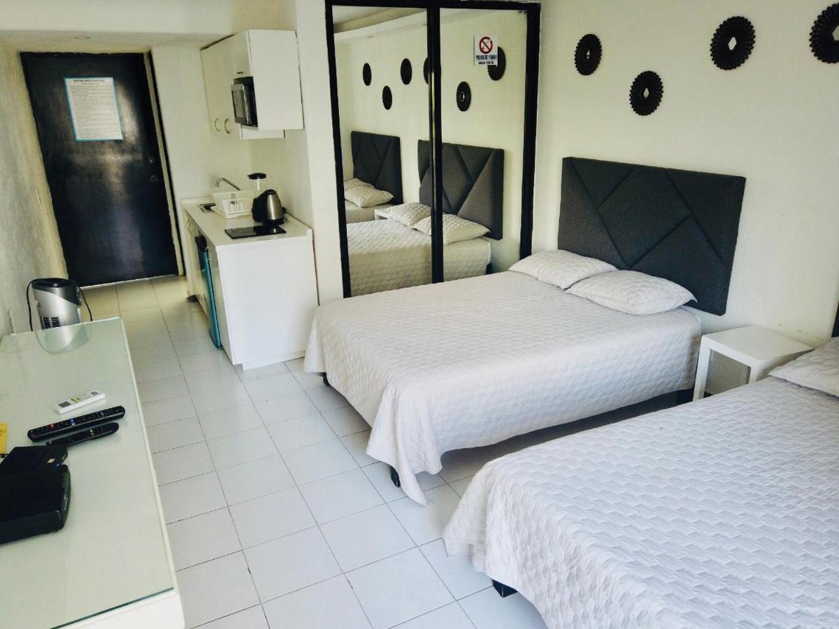 Y Mediterrane Apartahotel