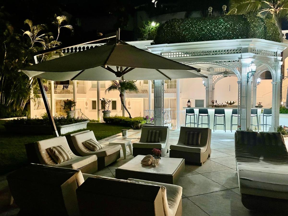 Villa Jade Luxury Full Service Staff Acapulco