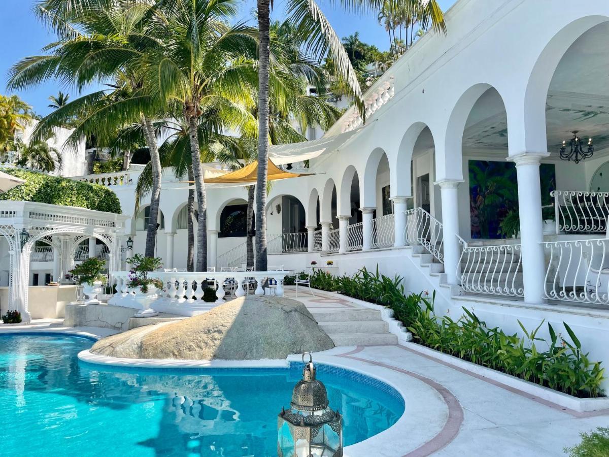 Villa Jade Luxury Full Service Staff *
