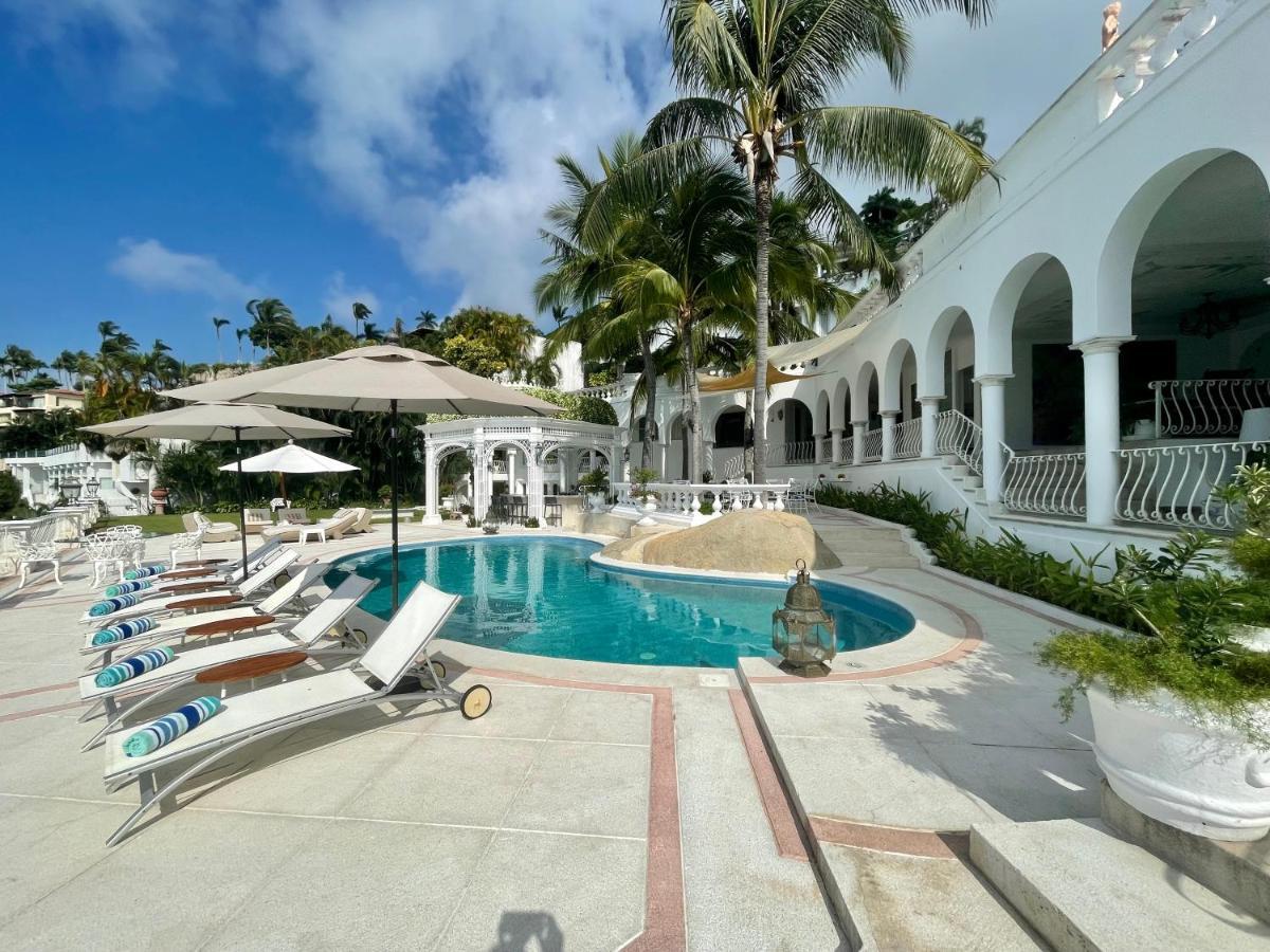 Jade Luxury Full Service Staff Villa
