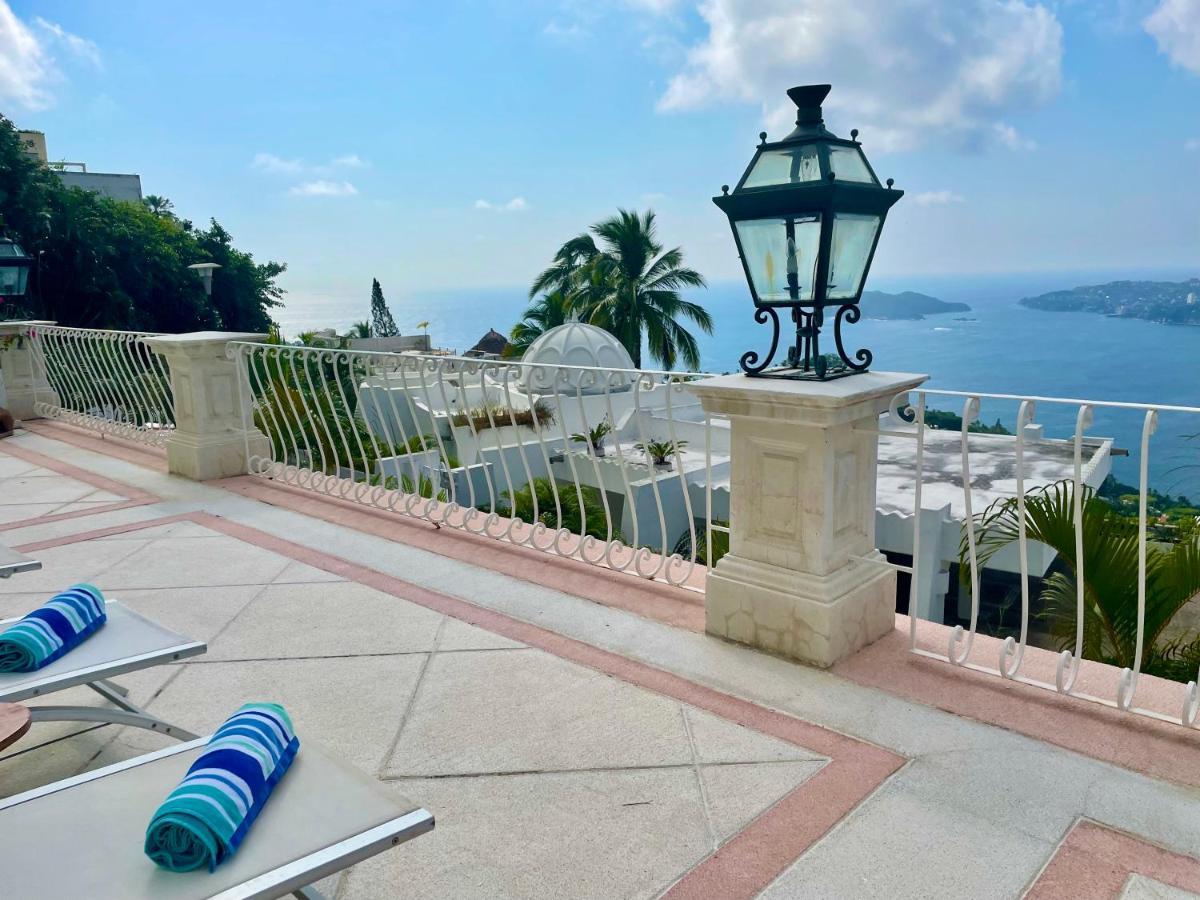 Jade Luxury Full Service Staff Villa Acapulco