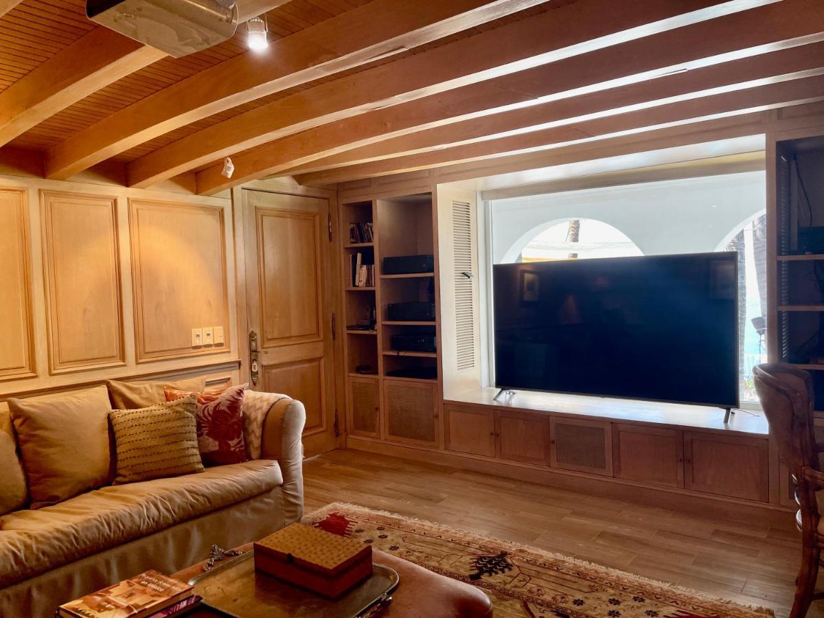 Jade Luxury Full Service Staff Villa