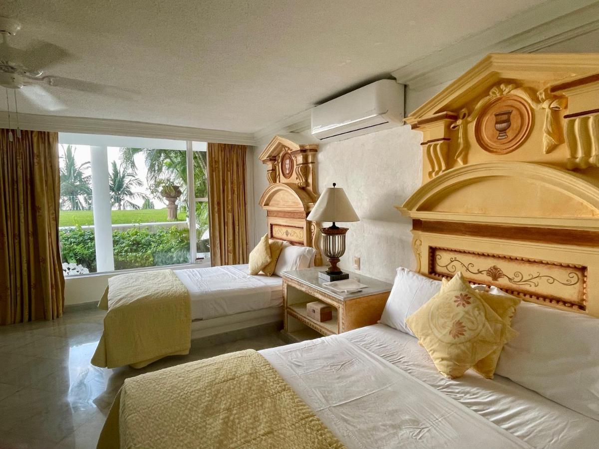 Jade Luxury Full Service Staff *