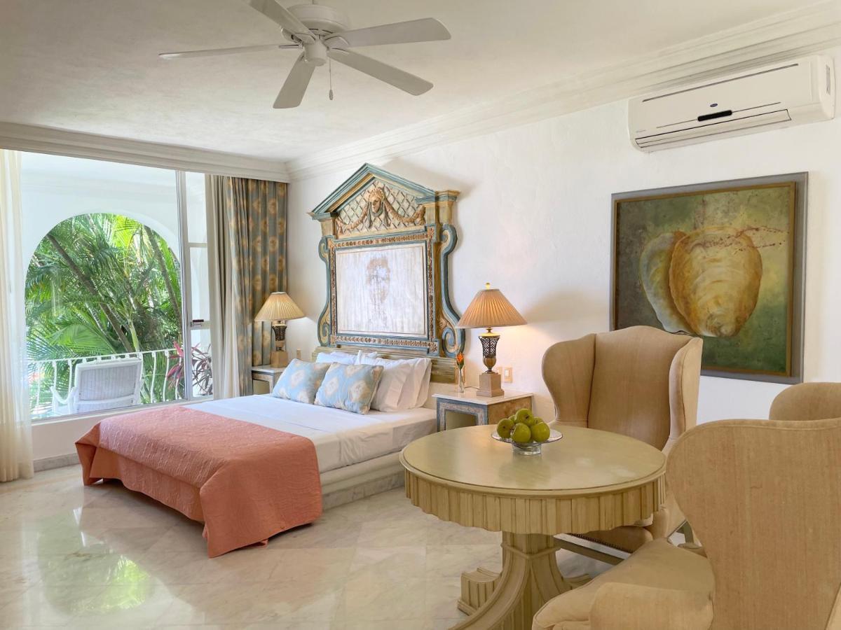 Jade Luxury Full Service Staff * Acapulco