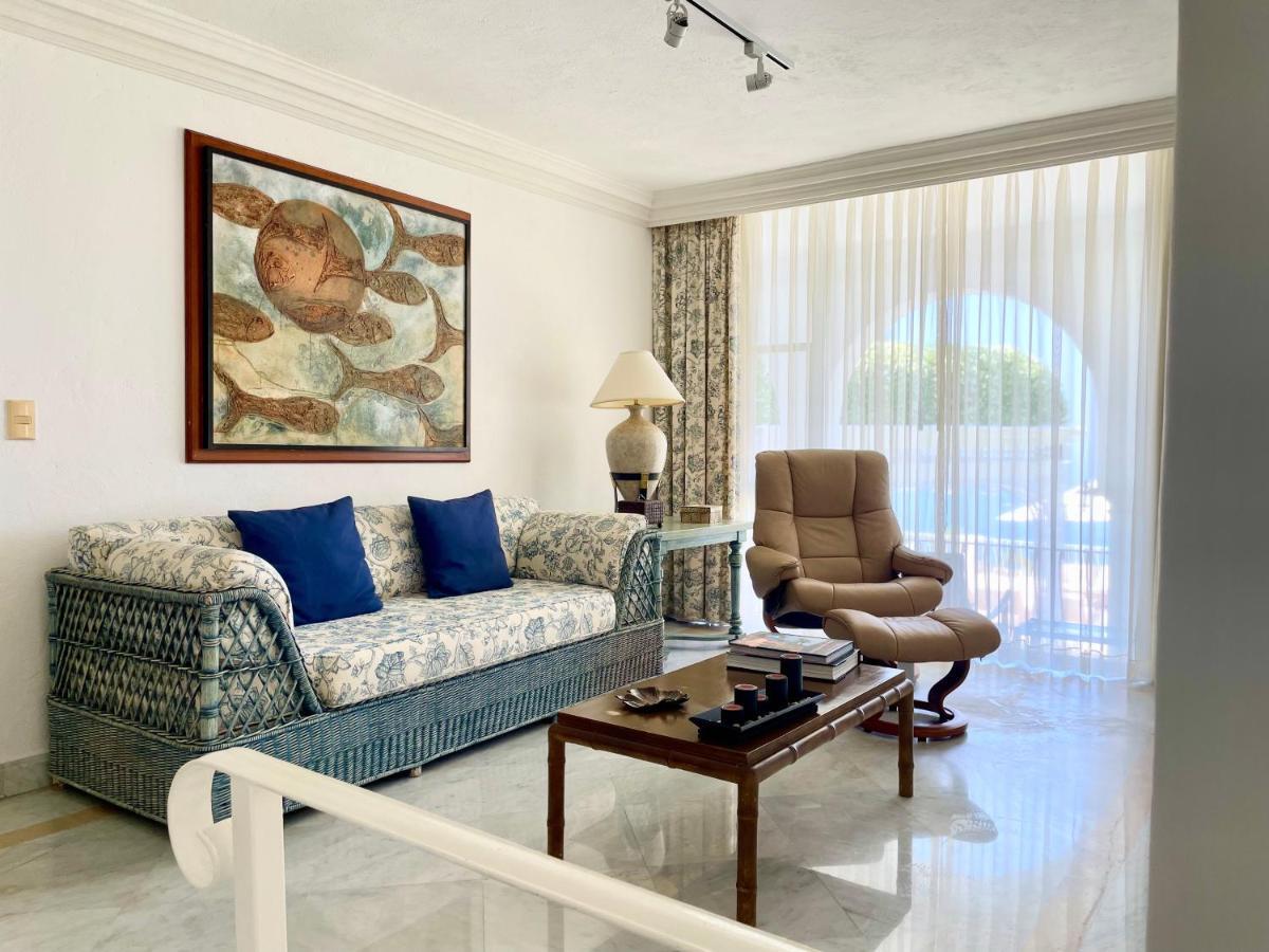 Jade Luxury Full Service Staff Villa *