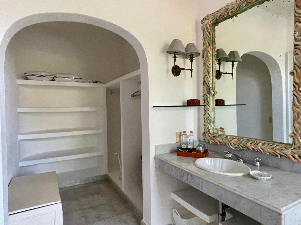 Jade Luxury Full Service Staff Villa