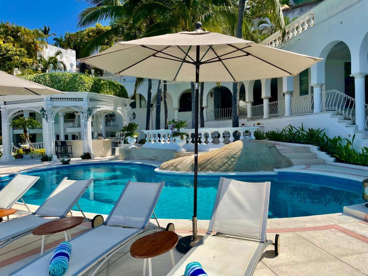 Villa Jade Luxury Full Service Staff *