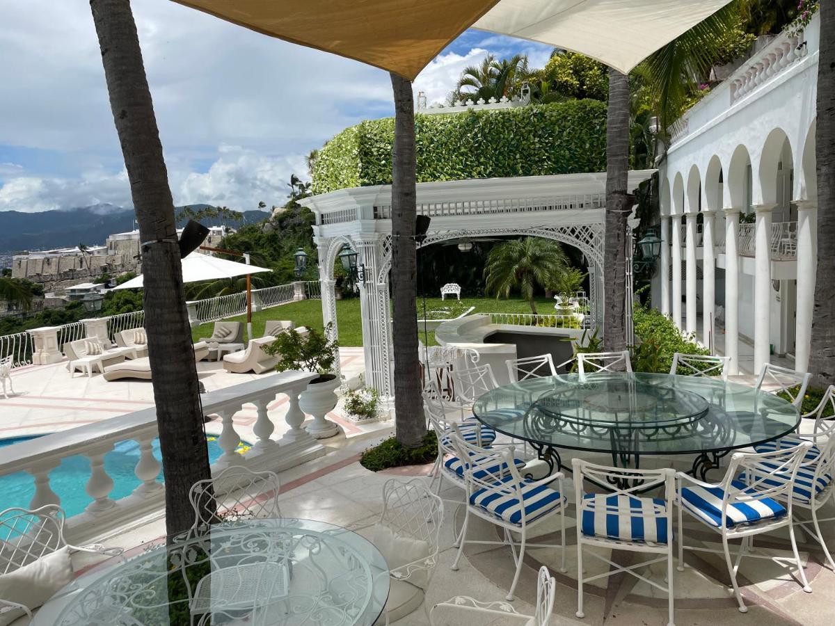 Villa Jade Luxury Full Service Staff
