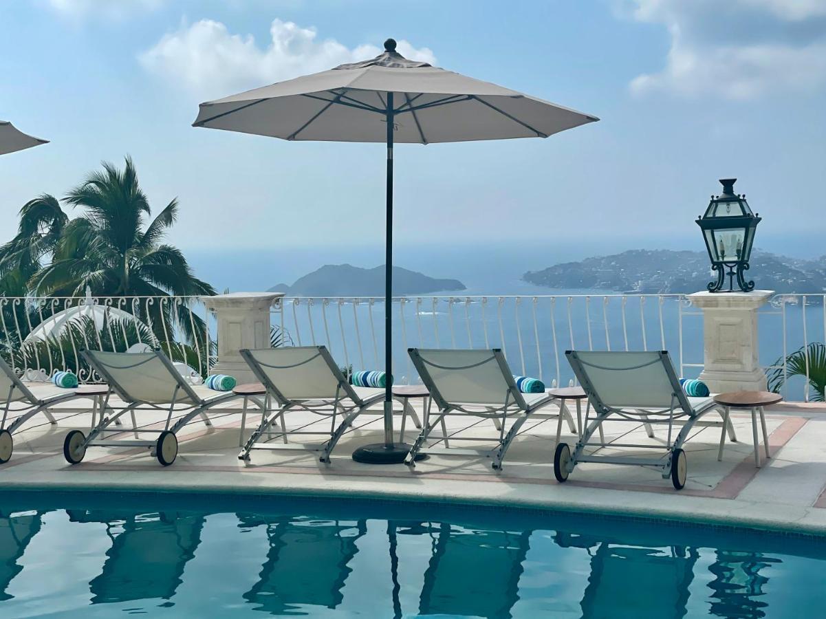 Jade Luxury Full Service Staff Villa