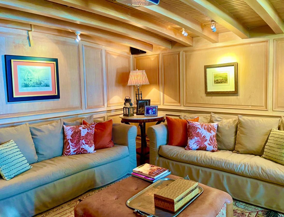 Jade Luxury Full Service Staff Villa Acapulco