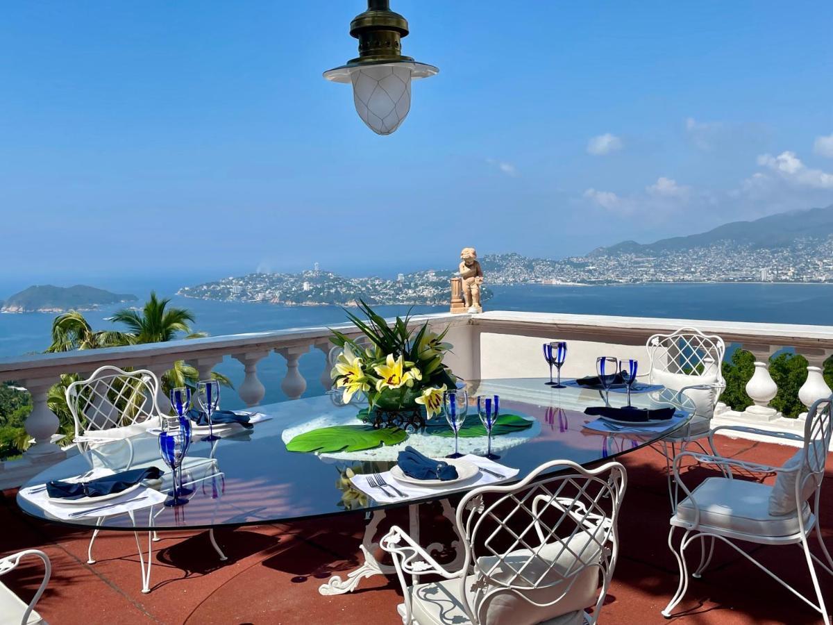 Villa Jade Luxury Full Service Staff Acapulco
