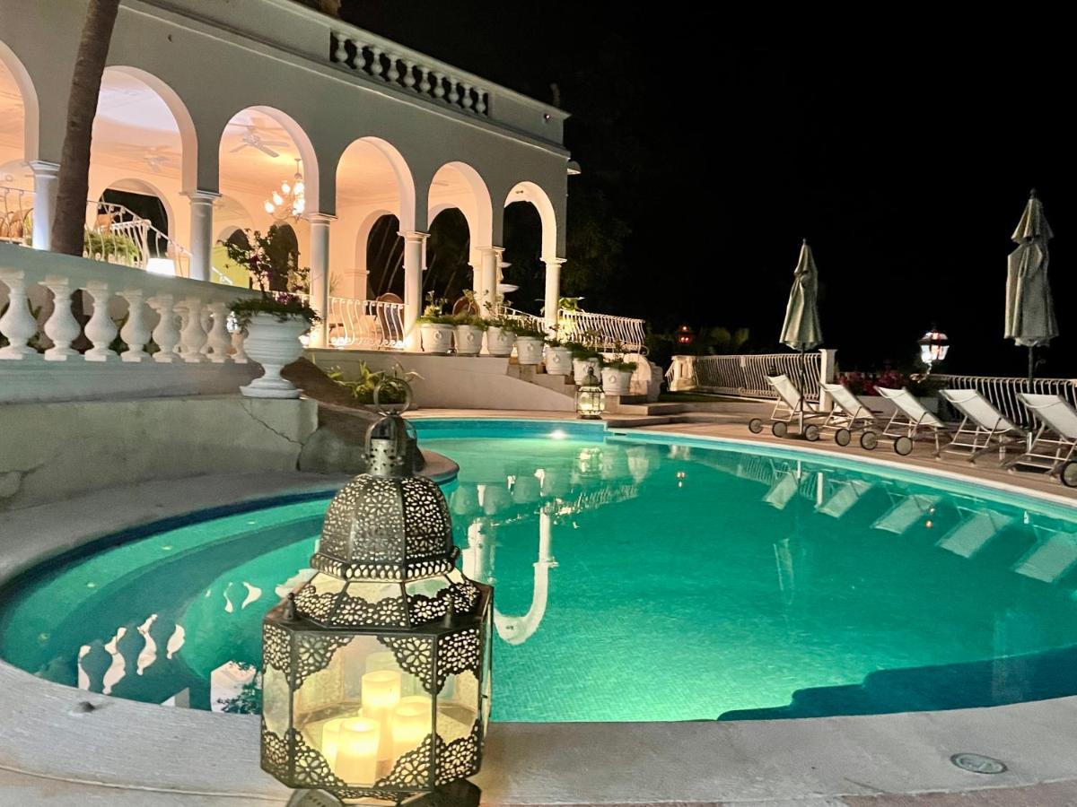 Jade Luxury Full Service Staff Villa