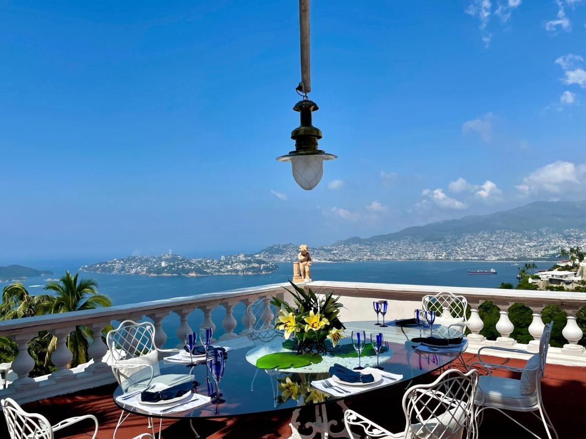 Villa Jade Luxury Full Service Staff Acapulco