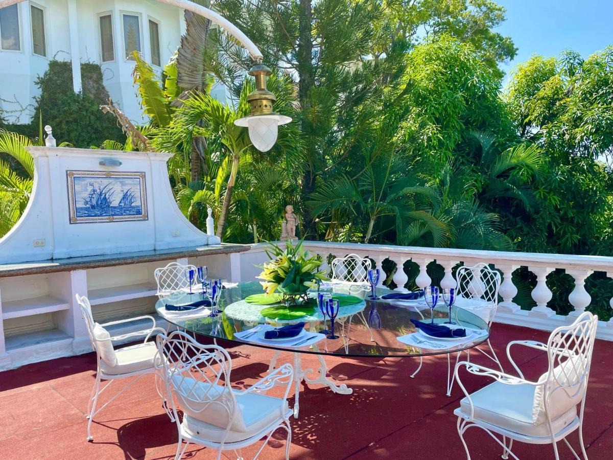 Villa Jade Luxury Full Service Staff *