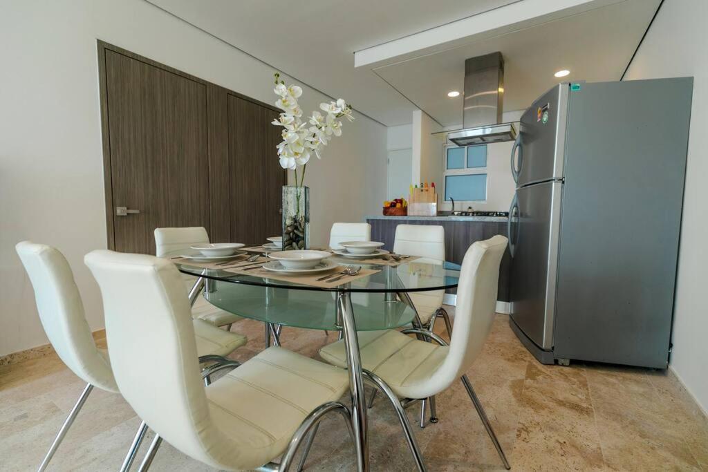 Luxury In Front Of Apartment Acapulco