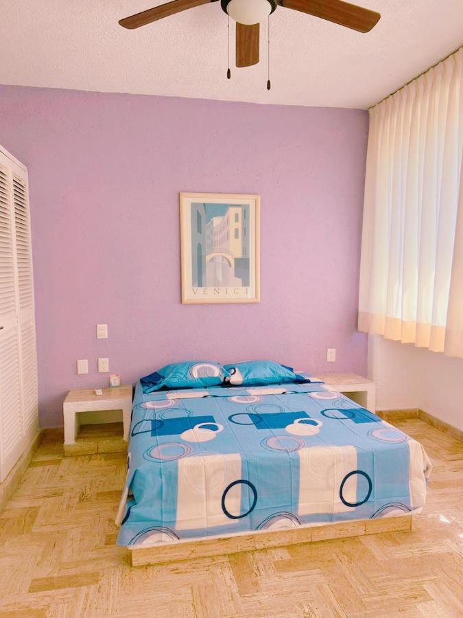 Tiki's Penth * Acapulco