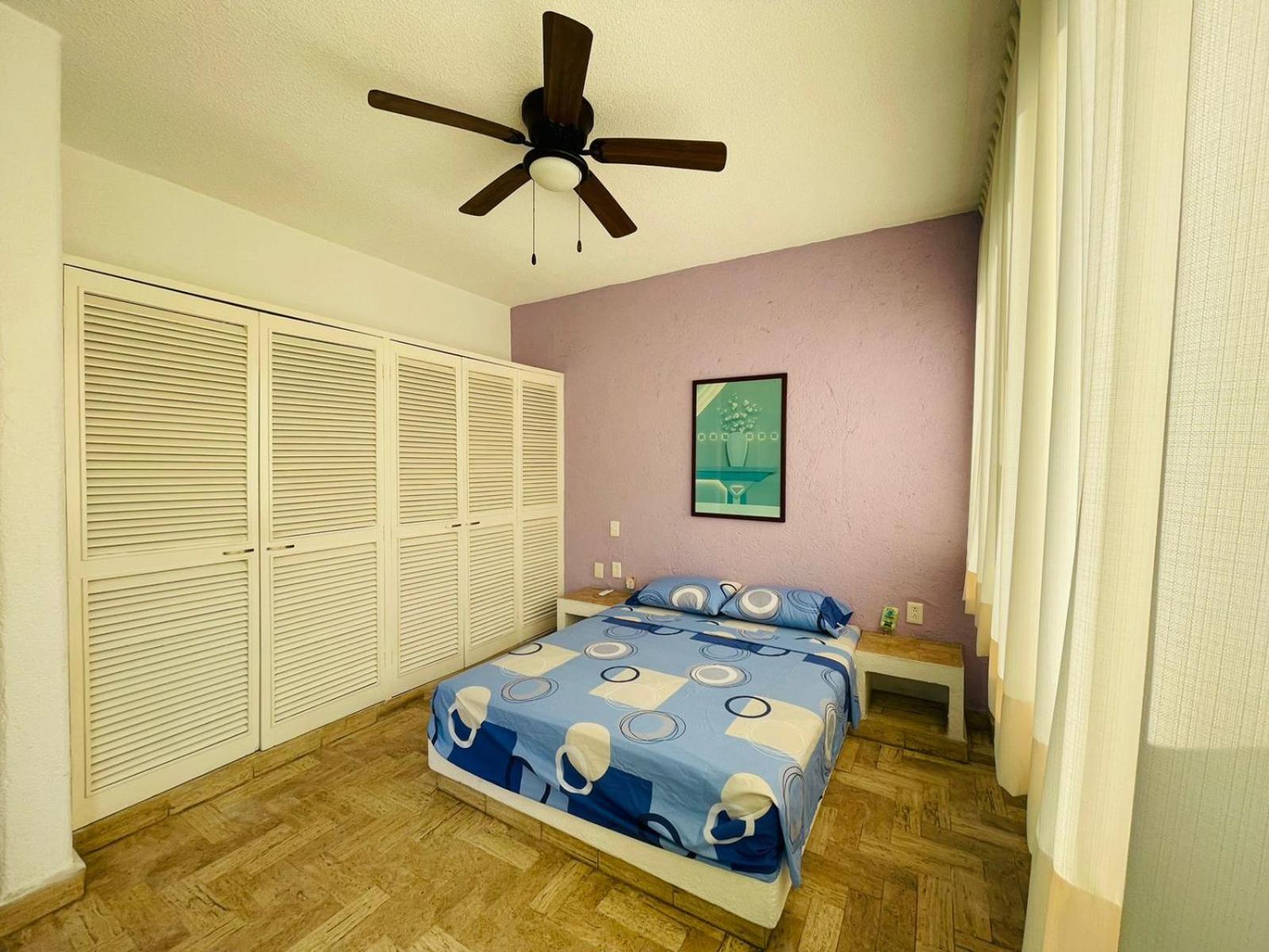 Tiki's Penth * Acapulco