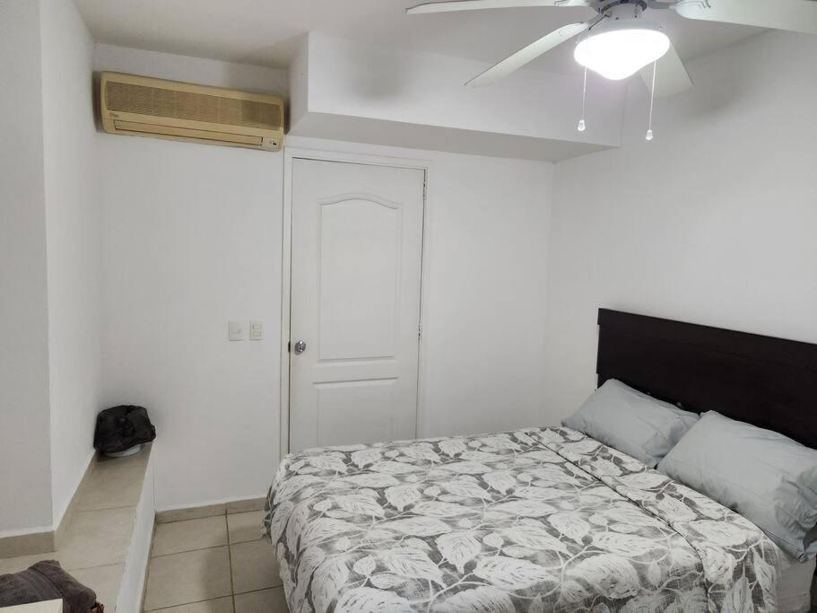 Departamento De Lujo. Seguridad 24. Playa A Pasos. Apartment