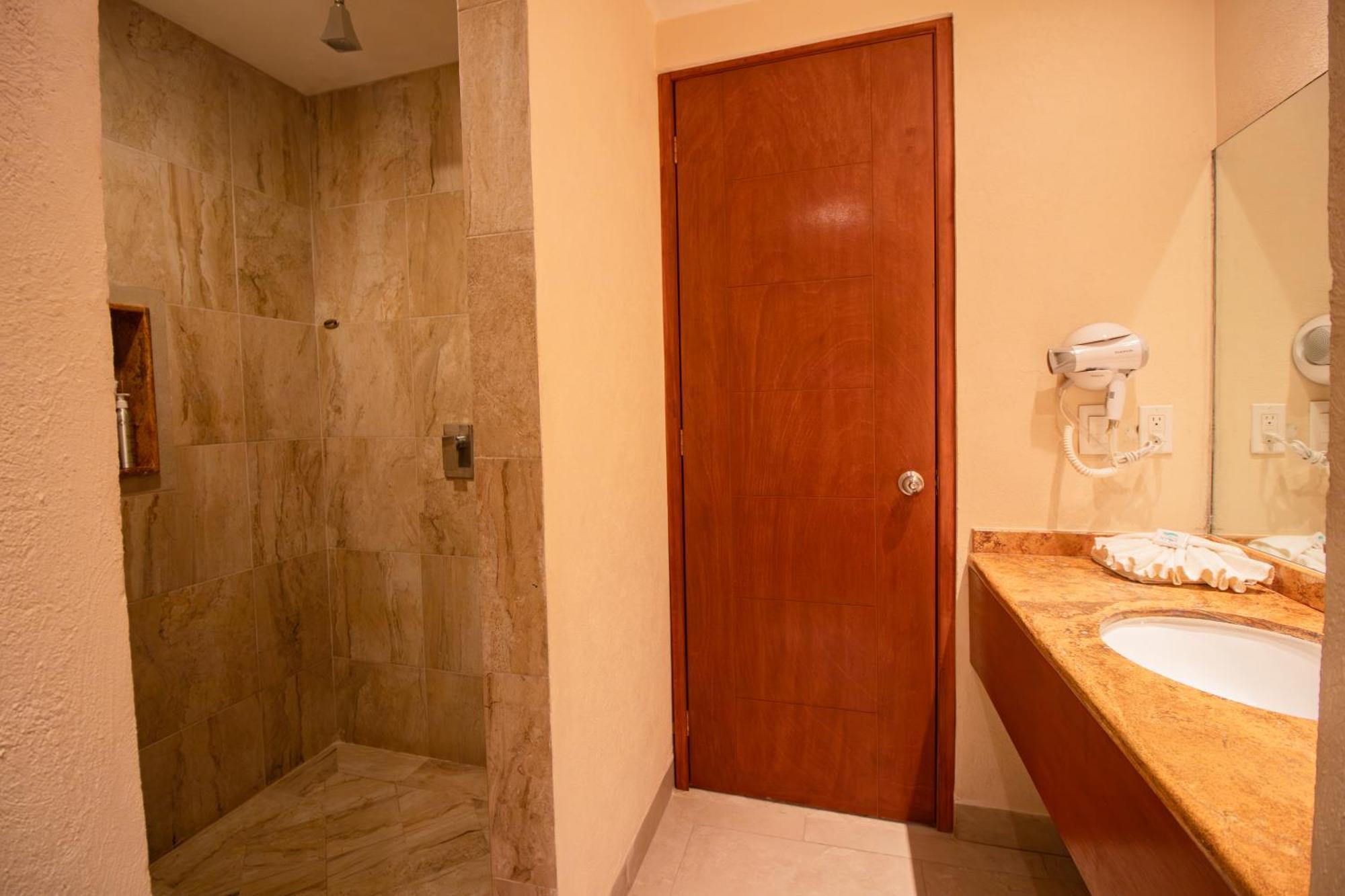 Mishol Bodas Hotel&beach Club Privado 4*