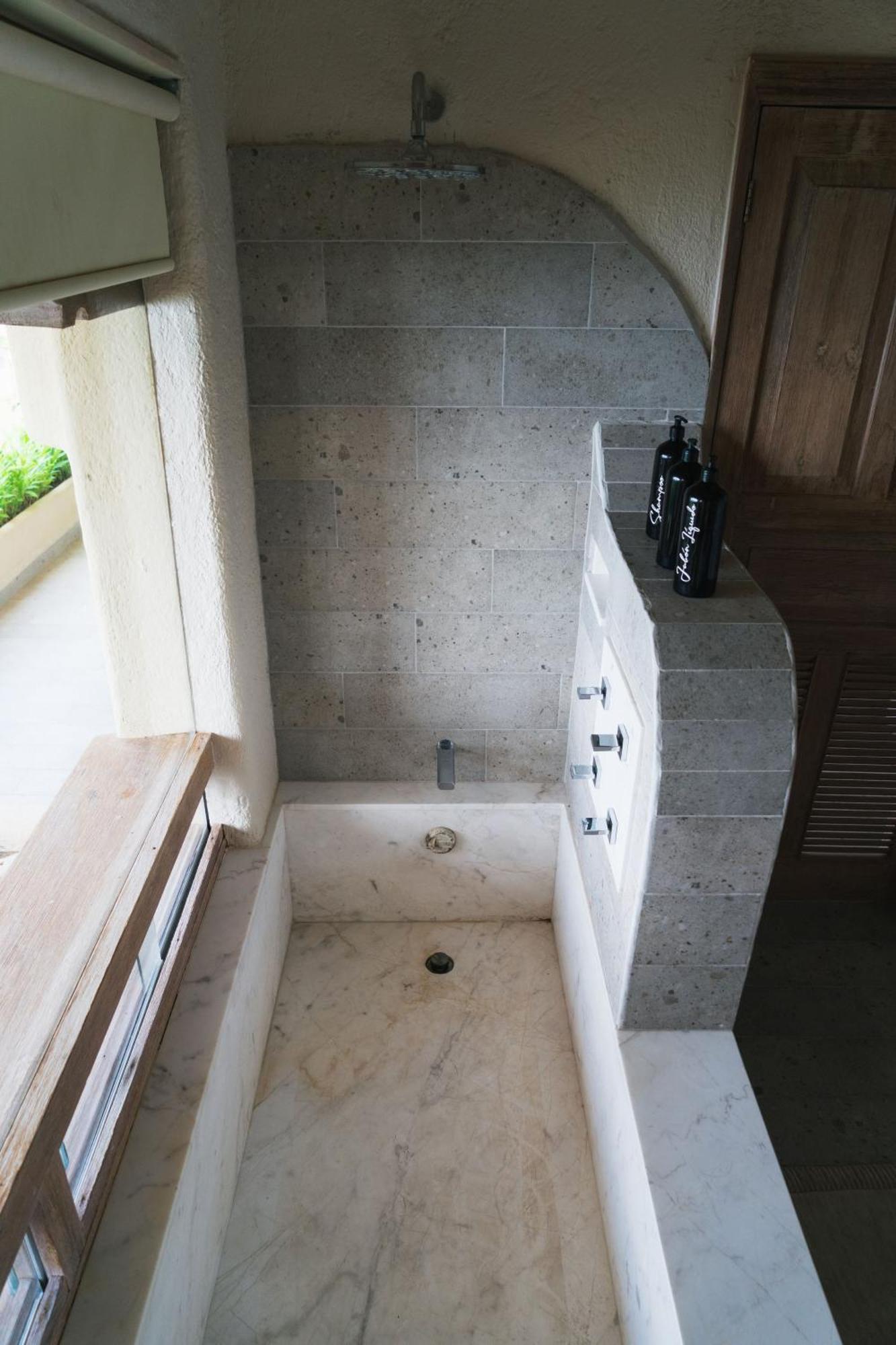 Allegro, Brisas Villa Acapulco