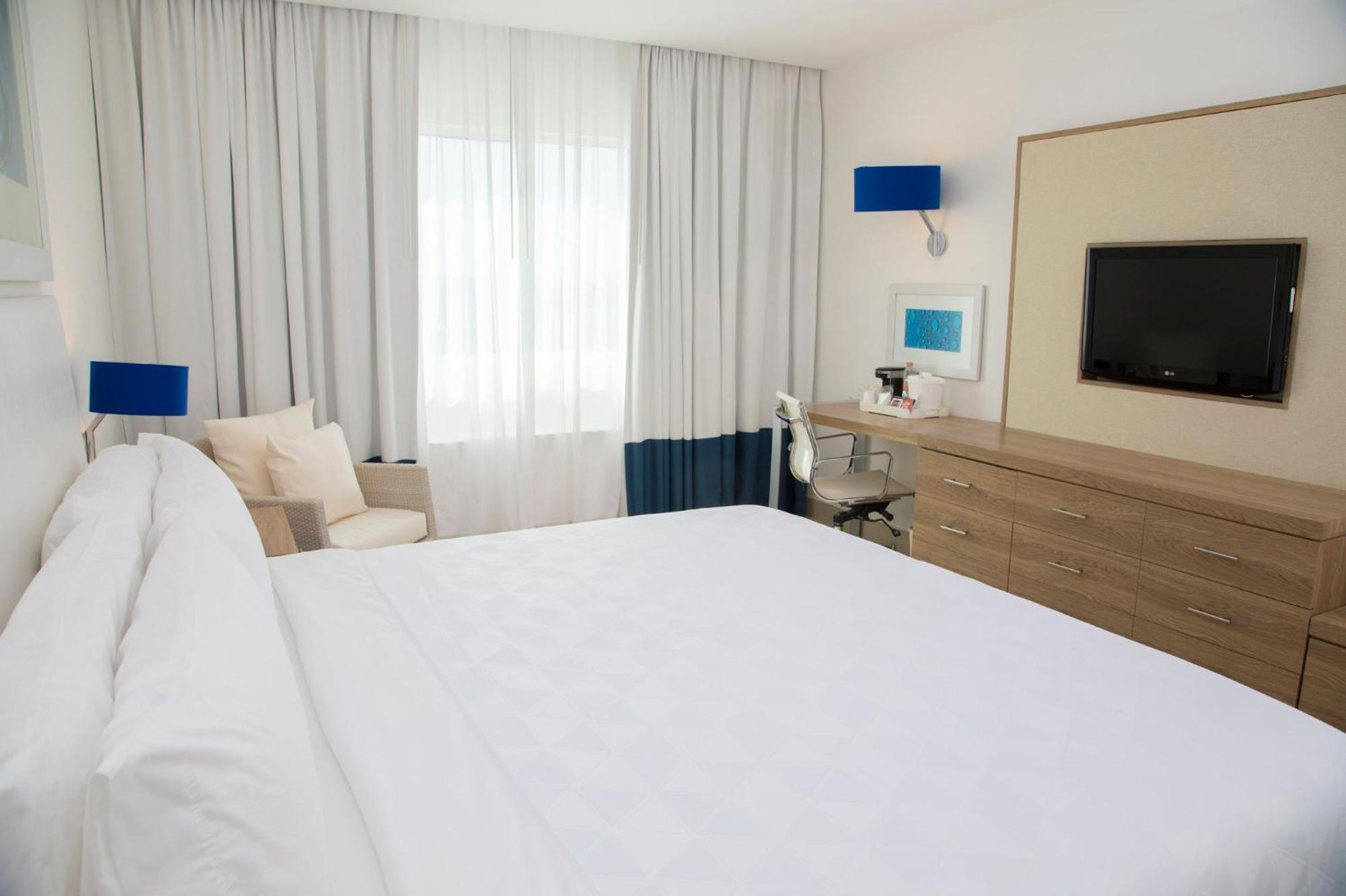 La Isla, An Ihg 4*