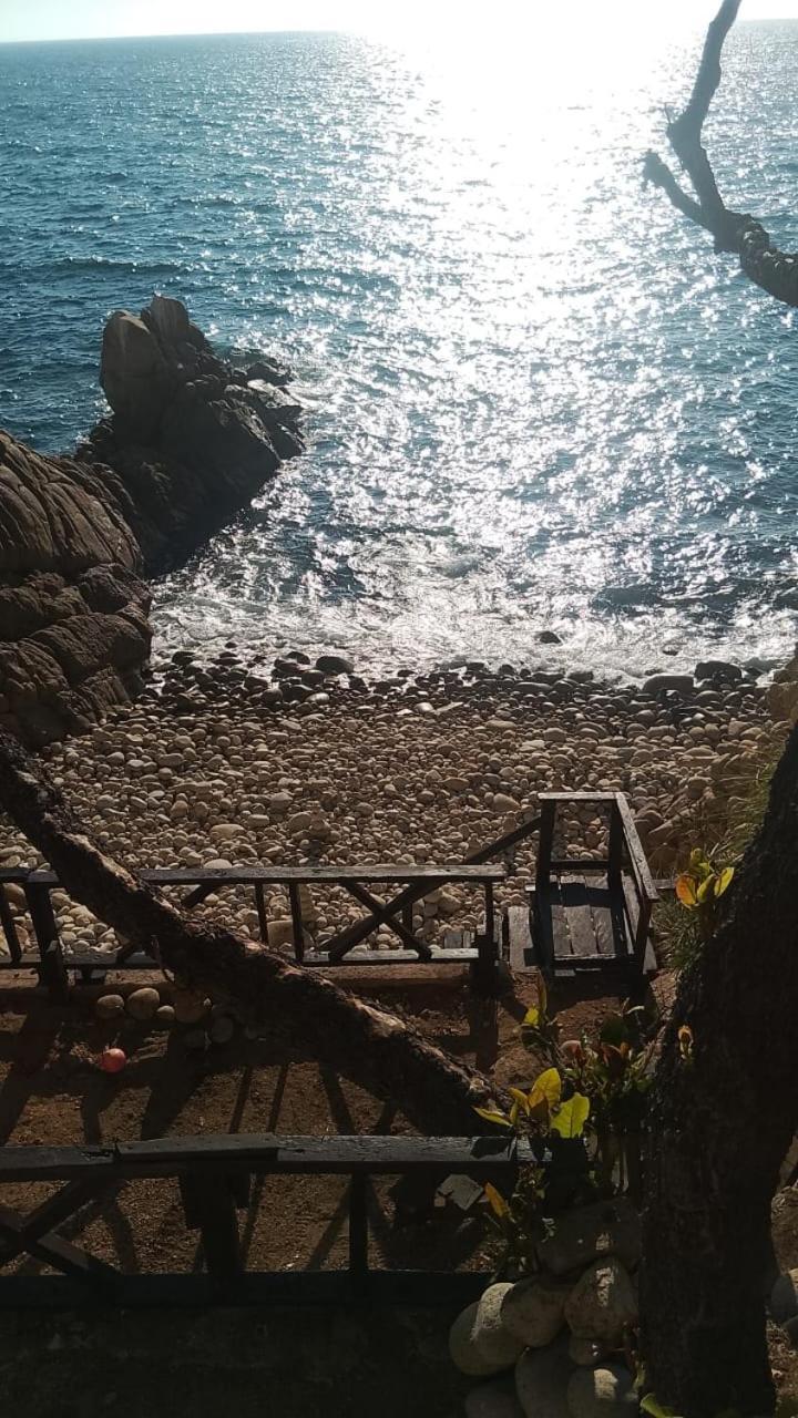 Acapulco, Gro Junto Al Mar *