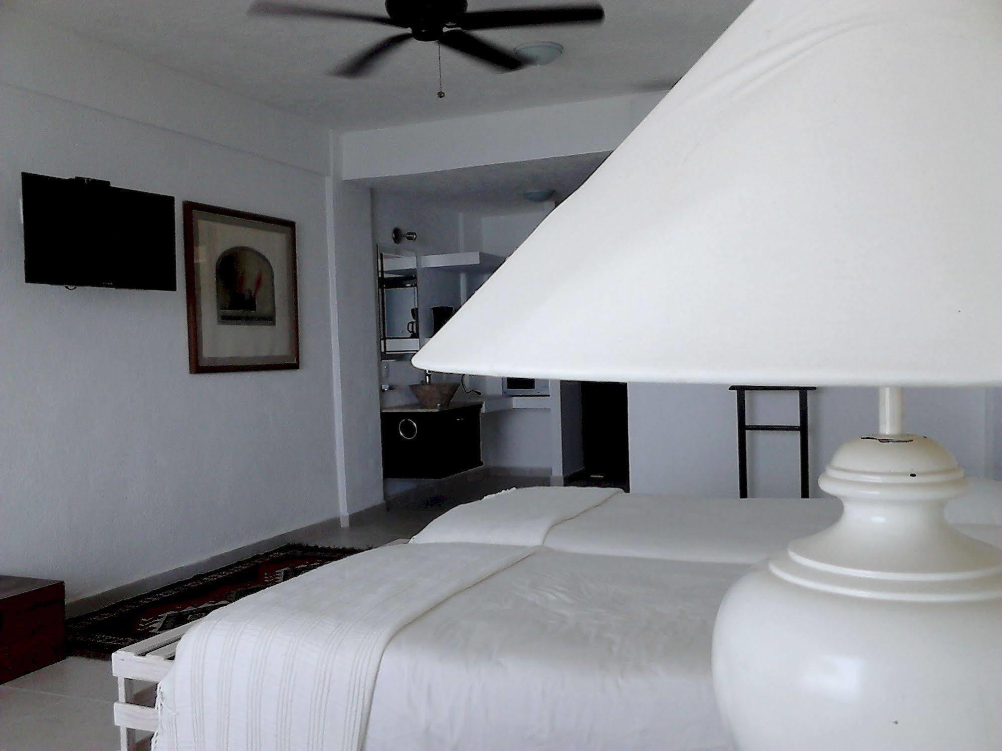 Donde Mira El Sol Retirado Y Espacioso Con Condiciones Ideales Pasar La Contingencia Con La Mayor Seguridad Hotel