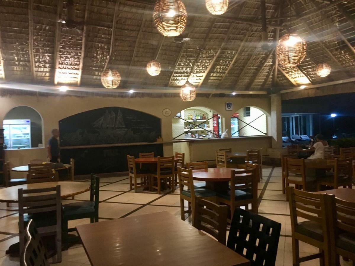 Deparmento En Cabo Marques Diamante Con Vistas Y Atardeceres Espectaculares, Acceso A La Playa, Wifi, Restaurtante, 6 Personas Acapulco